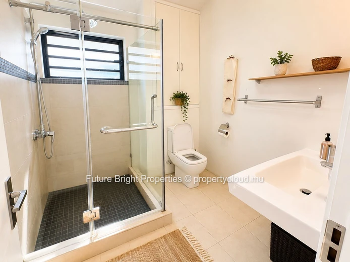 Investment Opportunity – Established Guest House In Albion