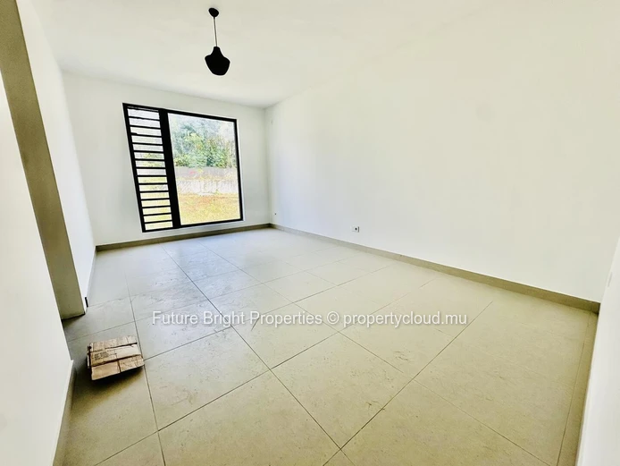 Modern 5-Bedroom Duplex In Floréal – Newly Built & Perfectly Located