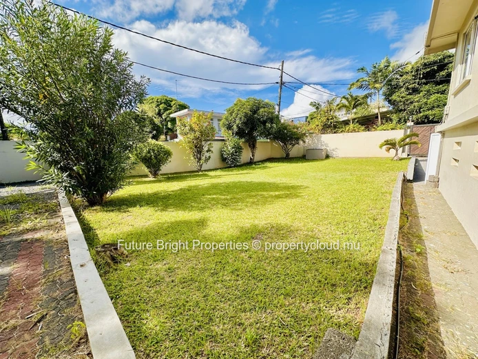 Family Home with Spacious Garden – Steps Away from All Amenities