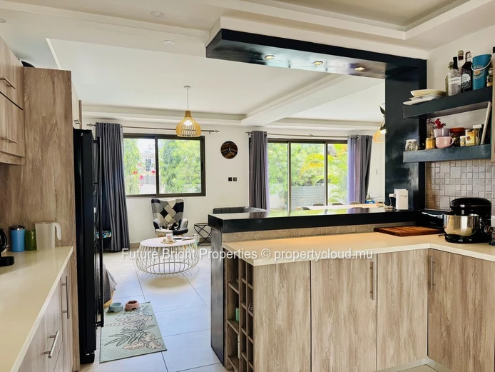 A Cozy Island Retreat in the Heart of Tamarin