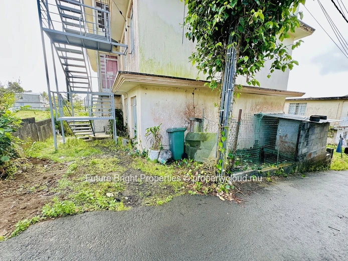 For Sale: 3-Storey House with 6 Bedrooms, Ideal for Investment
