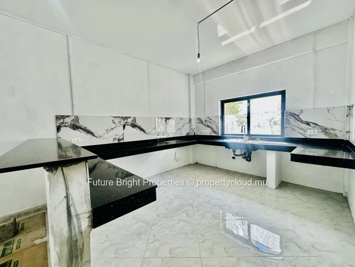 Modern & Spacious Ground-Floor Apartment for Sale in Quatre Bornes – Brand-New & Ideally Located
